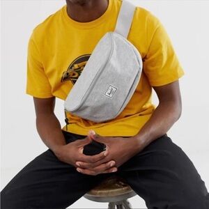 NEW Herschel Sixteen Hip Pack Light Gray Fanny pack